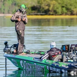 Abu Garcia Adrian Avenas Villain 2.0 / Revo AL-F RH Chatterbait Casting Combo -Marine Equipment & Accessories Sales Store adrian avenas abu garcia vc70 6 revoal f chatterbait casting combo 23197.1651242884