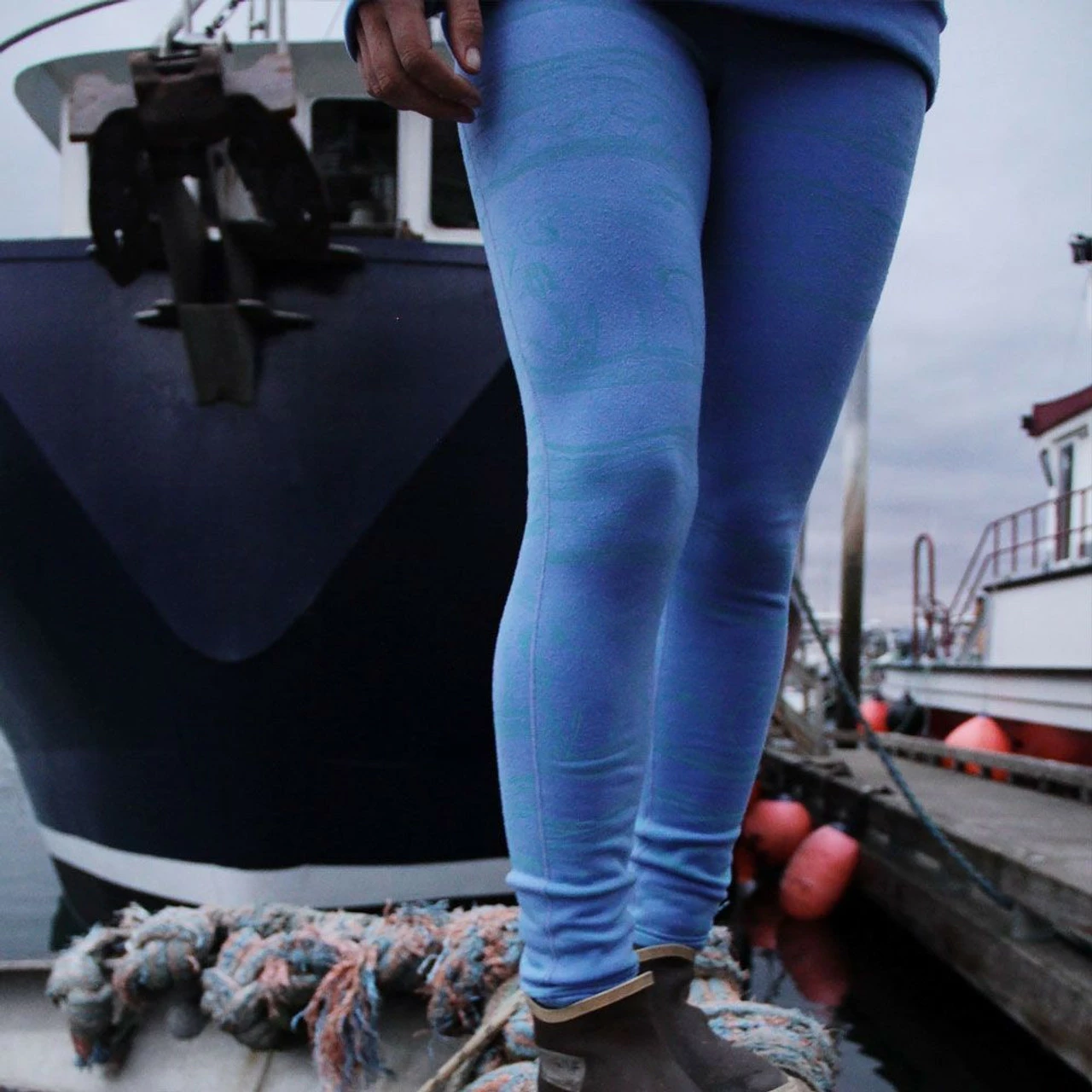 Grundens Maris Fishing Leggings X - Salmon Sisters Print 4 Grundens Maris Fishing Leggings X - Salmon Sisters Print - Image 4